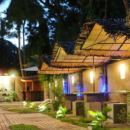 Hotel Tinaya Dambulla Exteriör bild